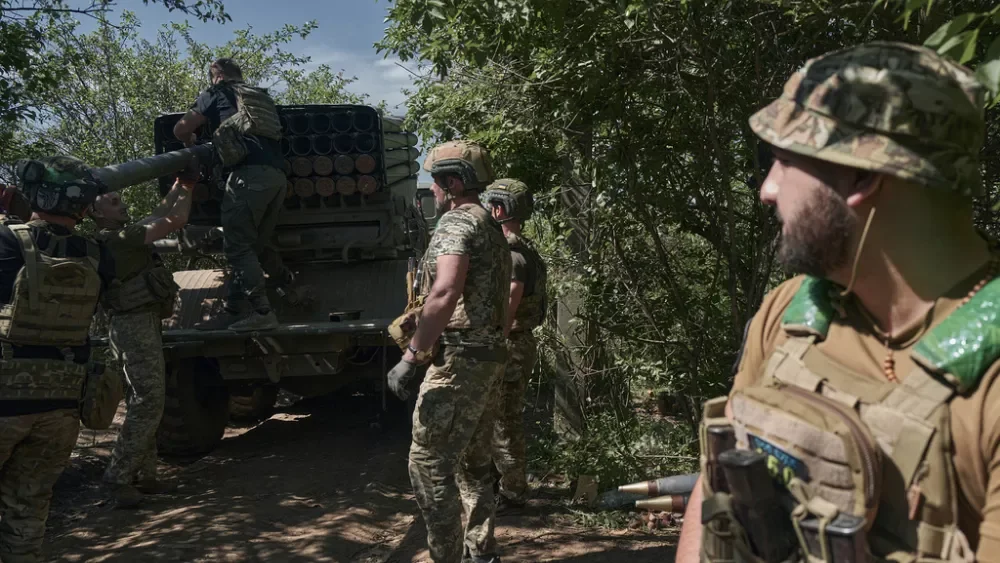 Wagner leader blames Moscow for retreat in Bakhmut.