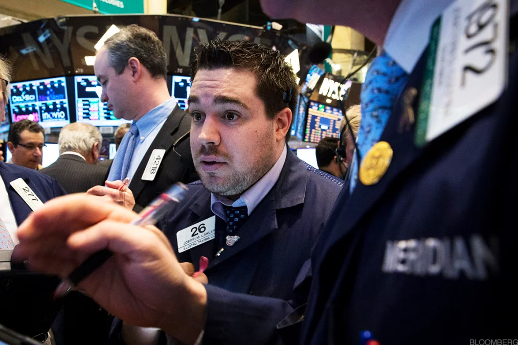 Defensive Cash Stance Pushes Rev Shark Toward BBIO and SOFI Bets