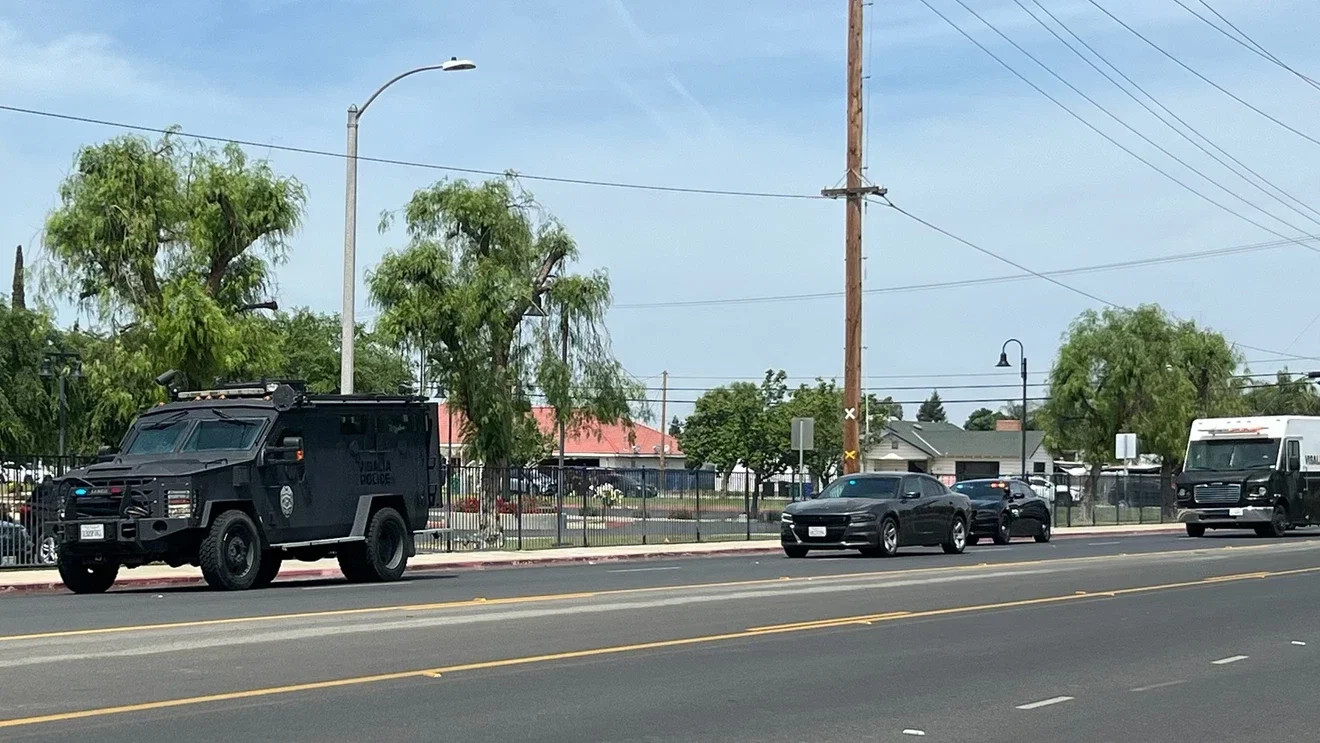 Porterville deputy shot; police urge residents to stay away as active scene unfolds