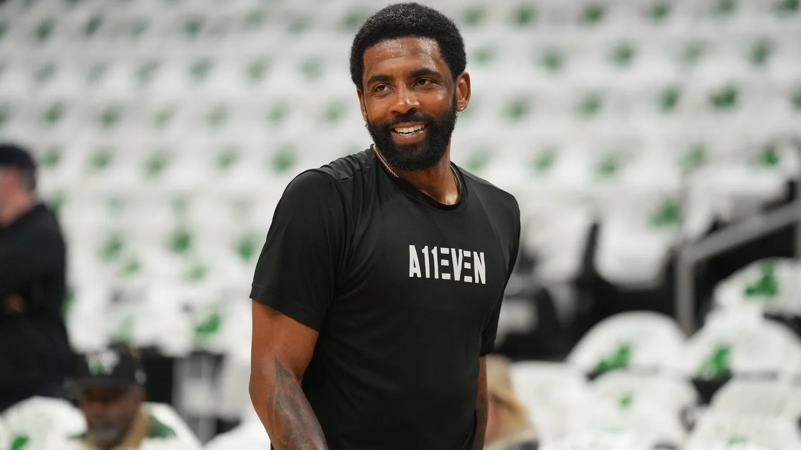 Kyrie Irving Trade Buzz Grows as Mavs Shake Up Front Office