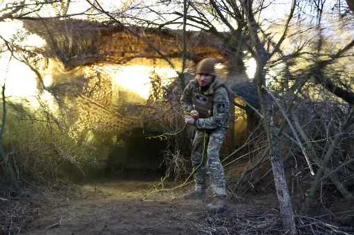 Ukraine Expands Strikes on Russian Air Defenses and Ammo Depots