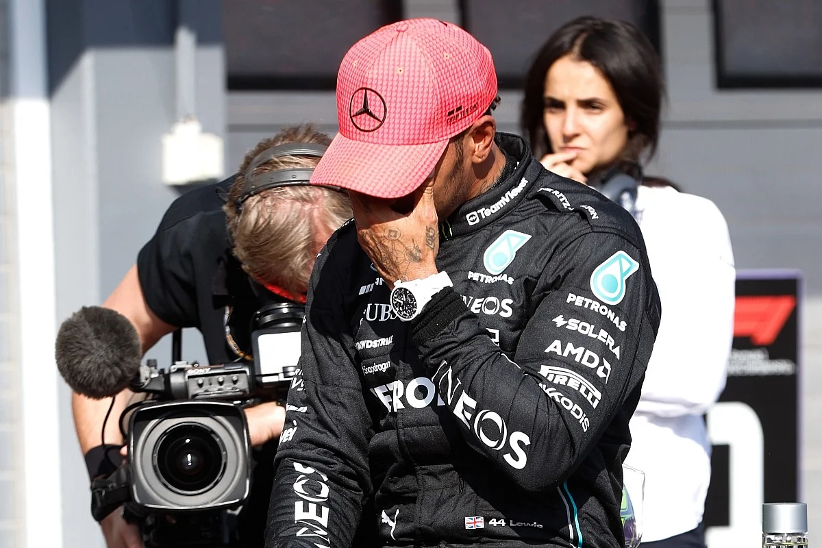 "Hamilton Dominates Hungarian GP Qualifying, Secures Pole Position in Thrilling Battle"