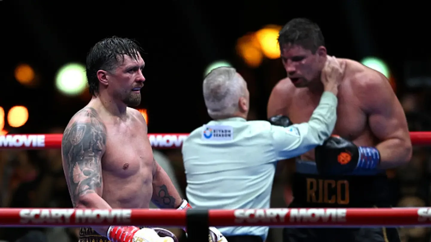 Usyk Clinches Victory Over Verhoeven After Controversial Stoppage in Egypt