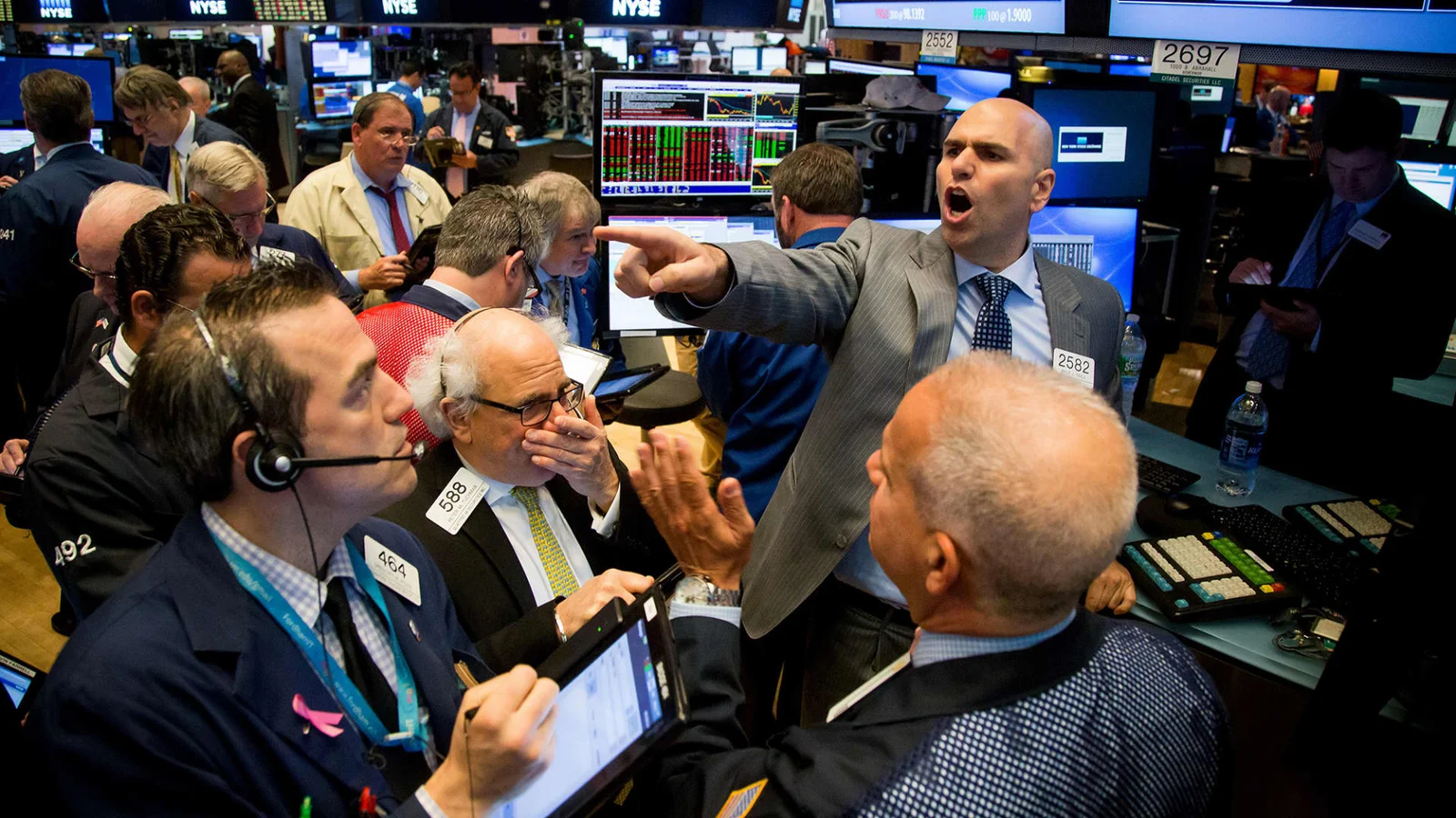 Treasury yields ease as traders eye 30-year near-1999 highs