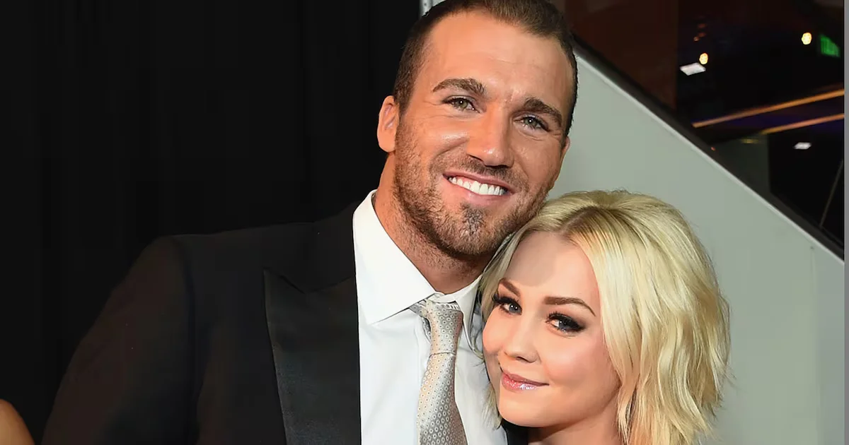 RaeLynn Ends 10-Year Marriage