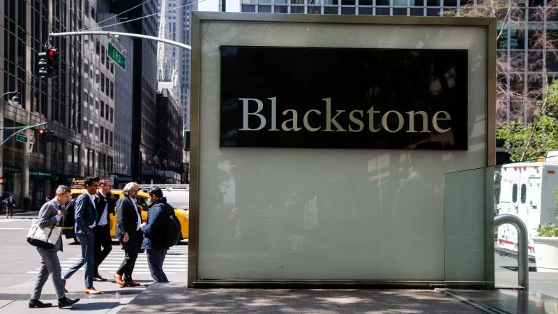Blackstone's Real Estate Outlook Amidst Weakening Market and Record Dry Powder