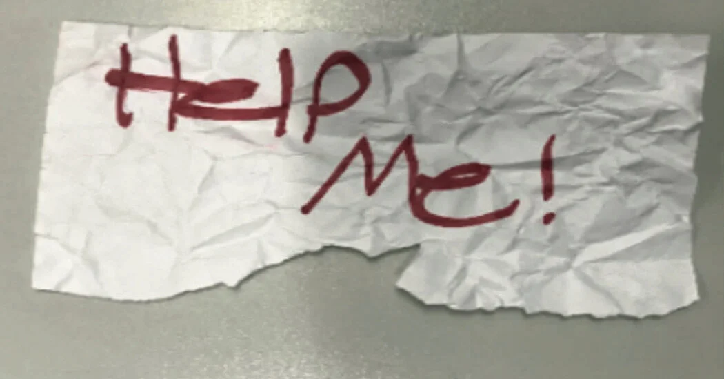"Kidnapped Teenager Rescued by Good Samaritans with 'Help Me!' Sign"