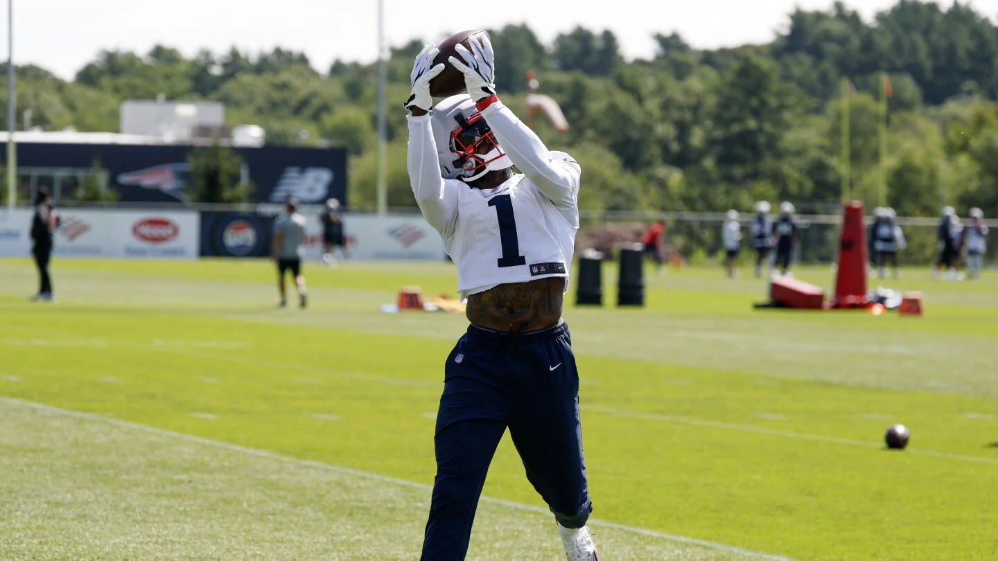 Vrabel: A.J. Brown is physically ready to contribute