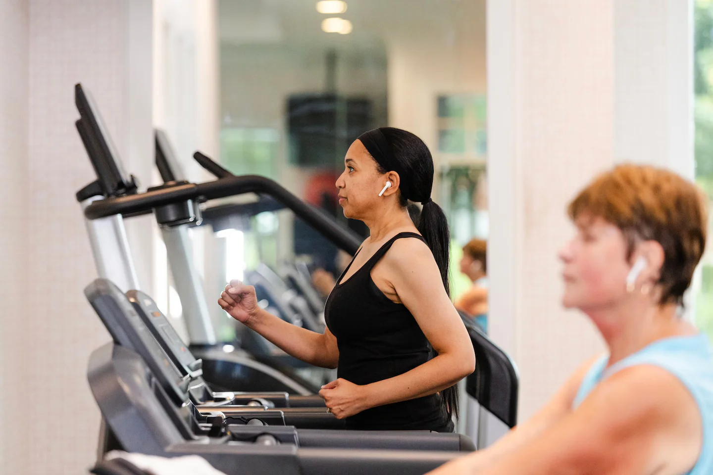 Middle-age fitness linked to longer, healthier life, study finds