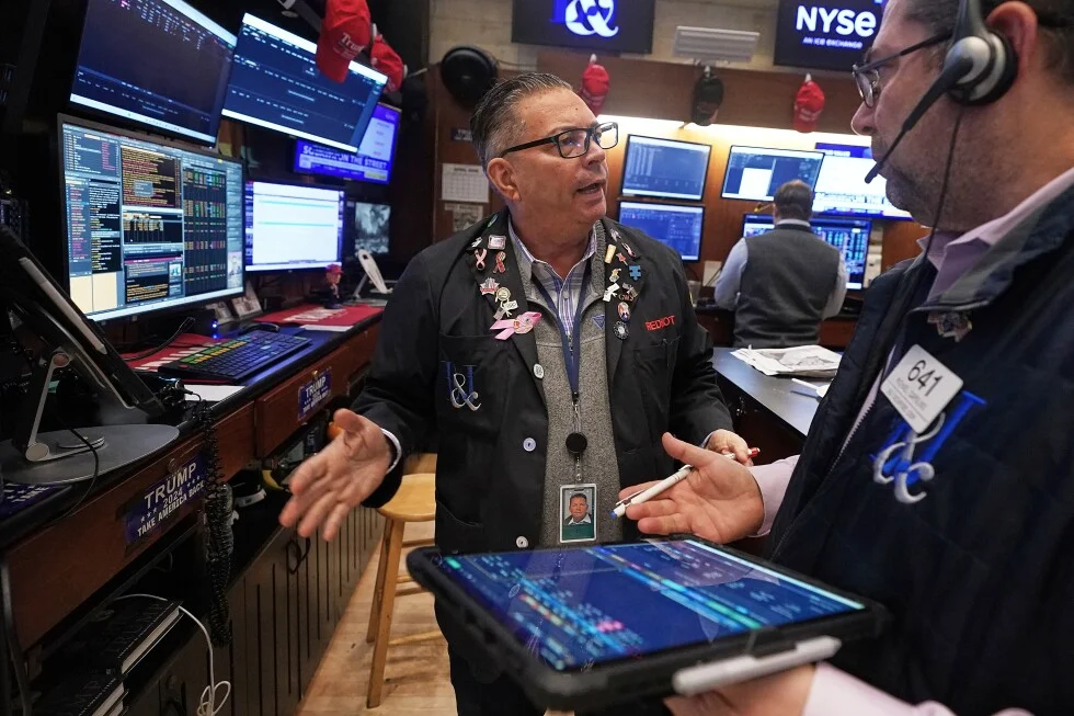 AI Stock Slump and Oil Rally Pressure Wall Street