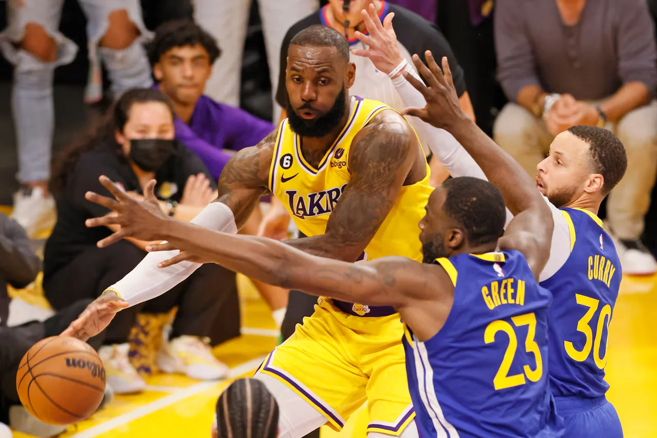 Lakers dominate Warriors in Game 6 to advance to conference finals.