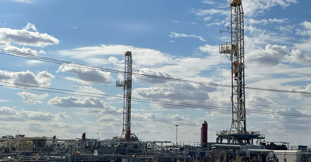 U.S. Oil Holds Fire on Gulf Market Takeover Amid Modest Growth