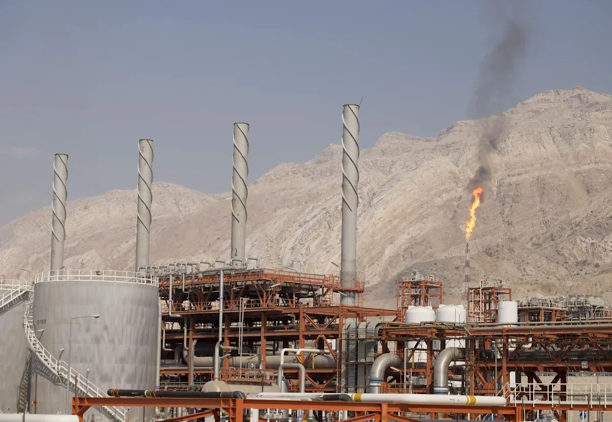 Oil jump drags U.S. stocks lower as US-Iran tensions flare