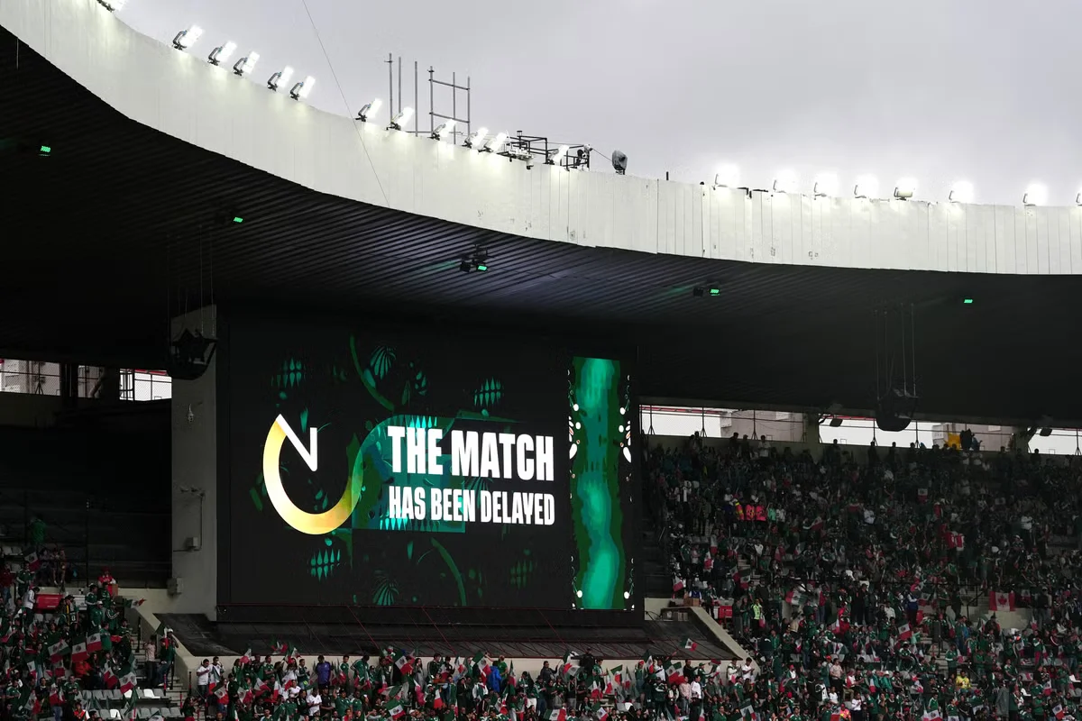 Lightning Triggers FIFA Weather Protocol in Mexico–England World Cup Delay