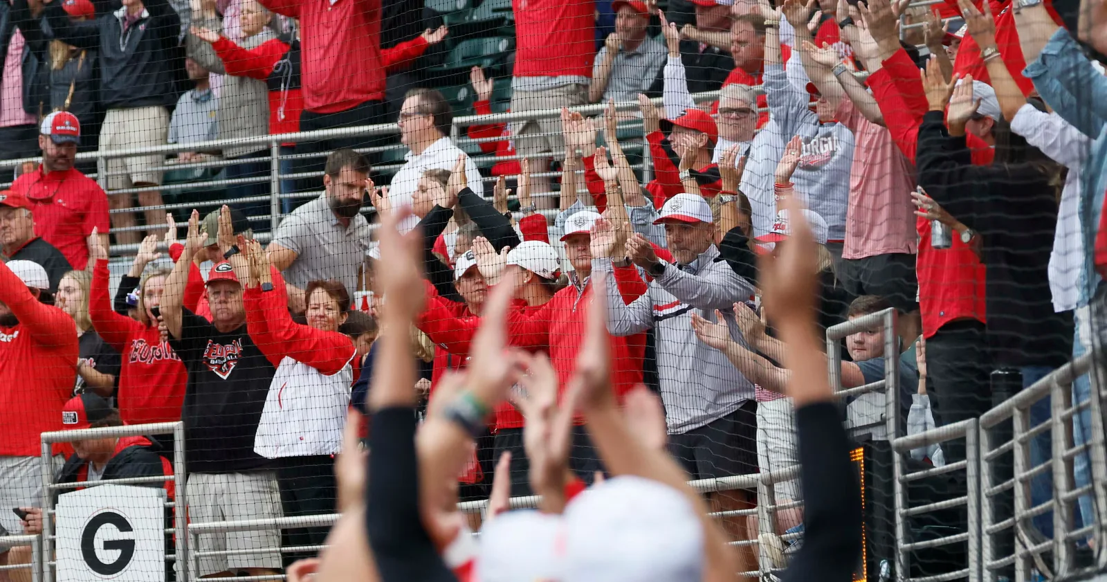 Georgia punches CWS ticket with 10th-inning blast