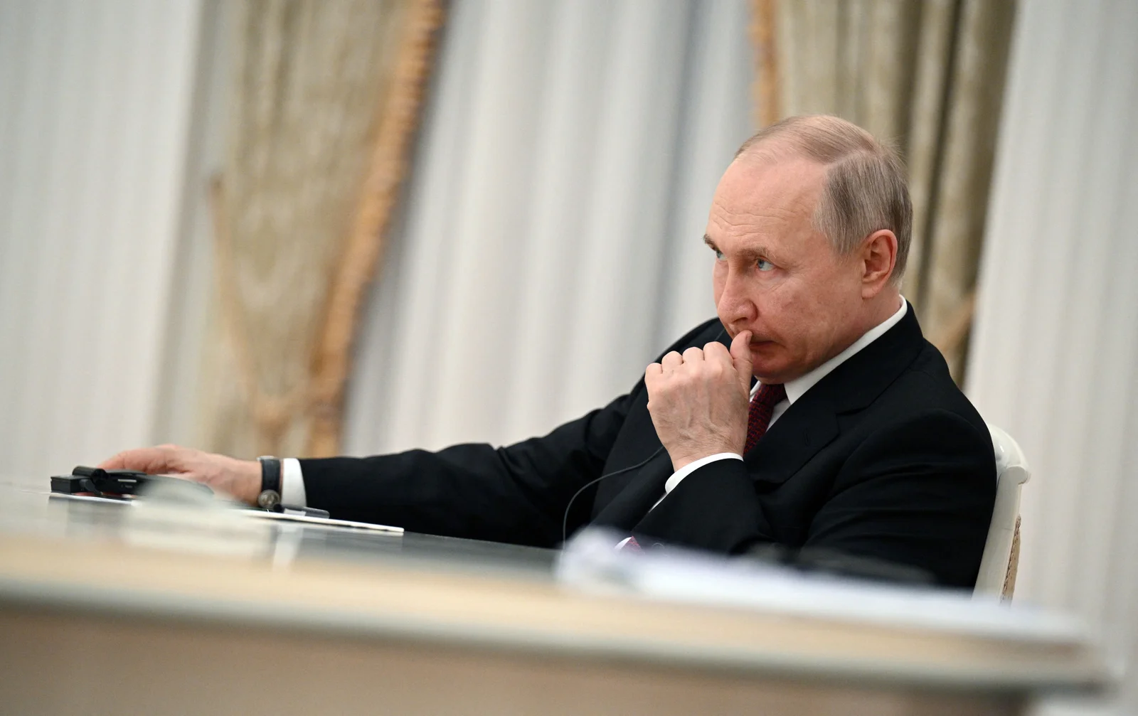Ukraine's F-16 Acquisition: A Red Line for Putin?