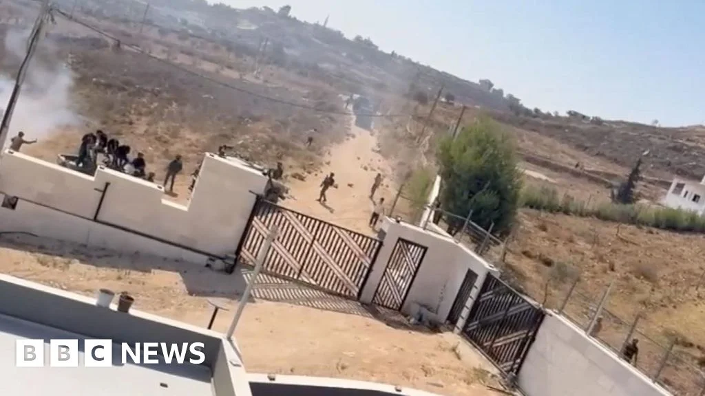 West Bank siege: Settlers besiege families in Qusra as UN warns of breaking point