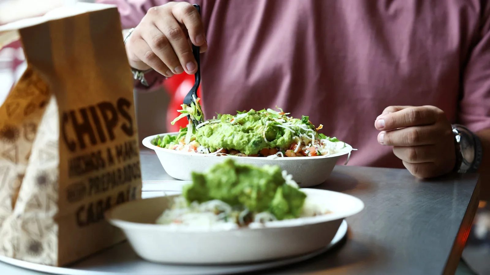 Chipotle Beats Q2, Lifts 2026 Same-Store Sales Outlook