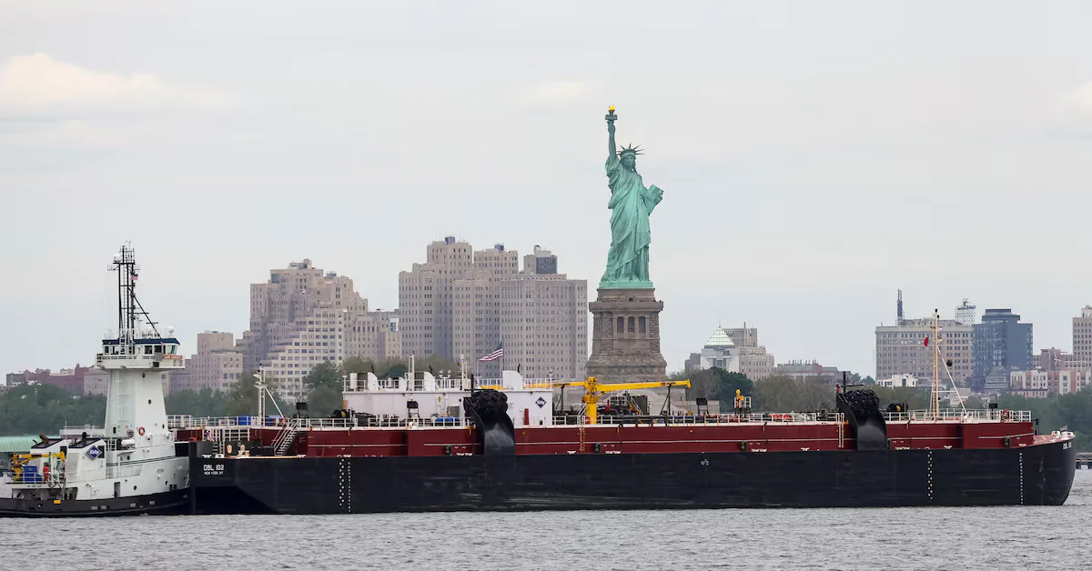 Oil prices continue to decline amidst economic uncertainty.