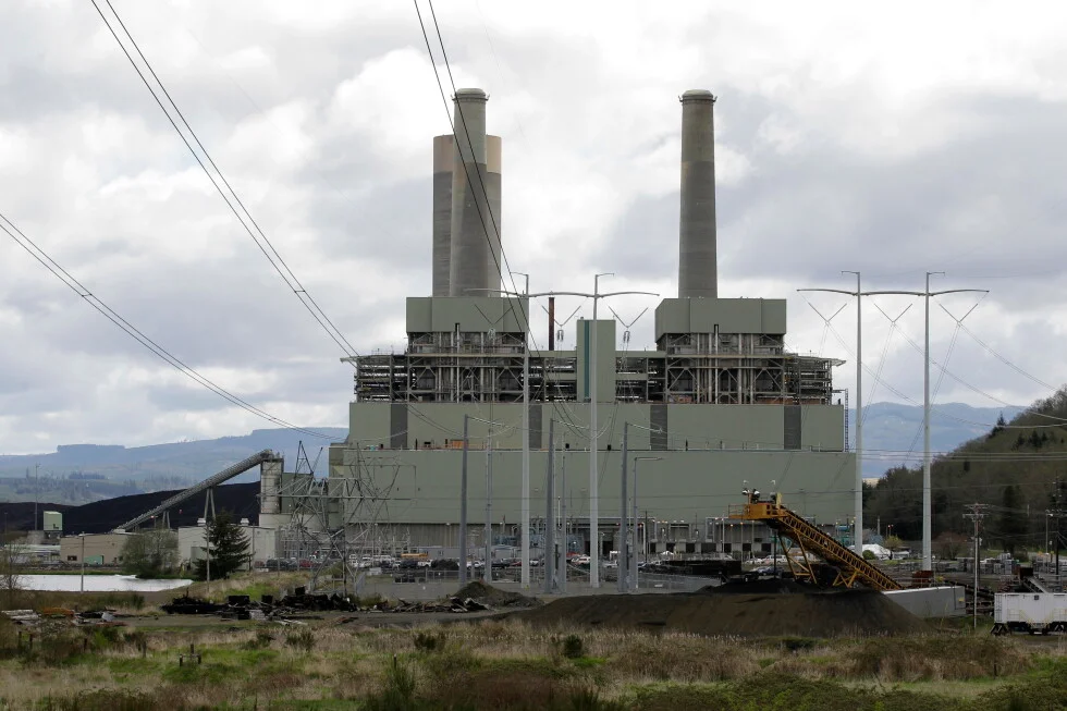 Trump unveils $700 million plan to shore up ailing coal industry