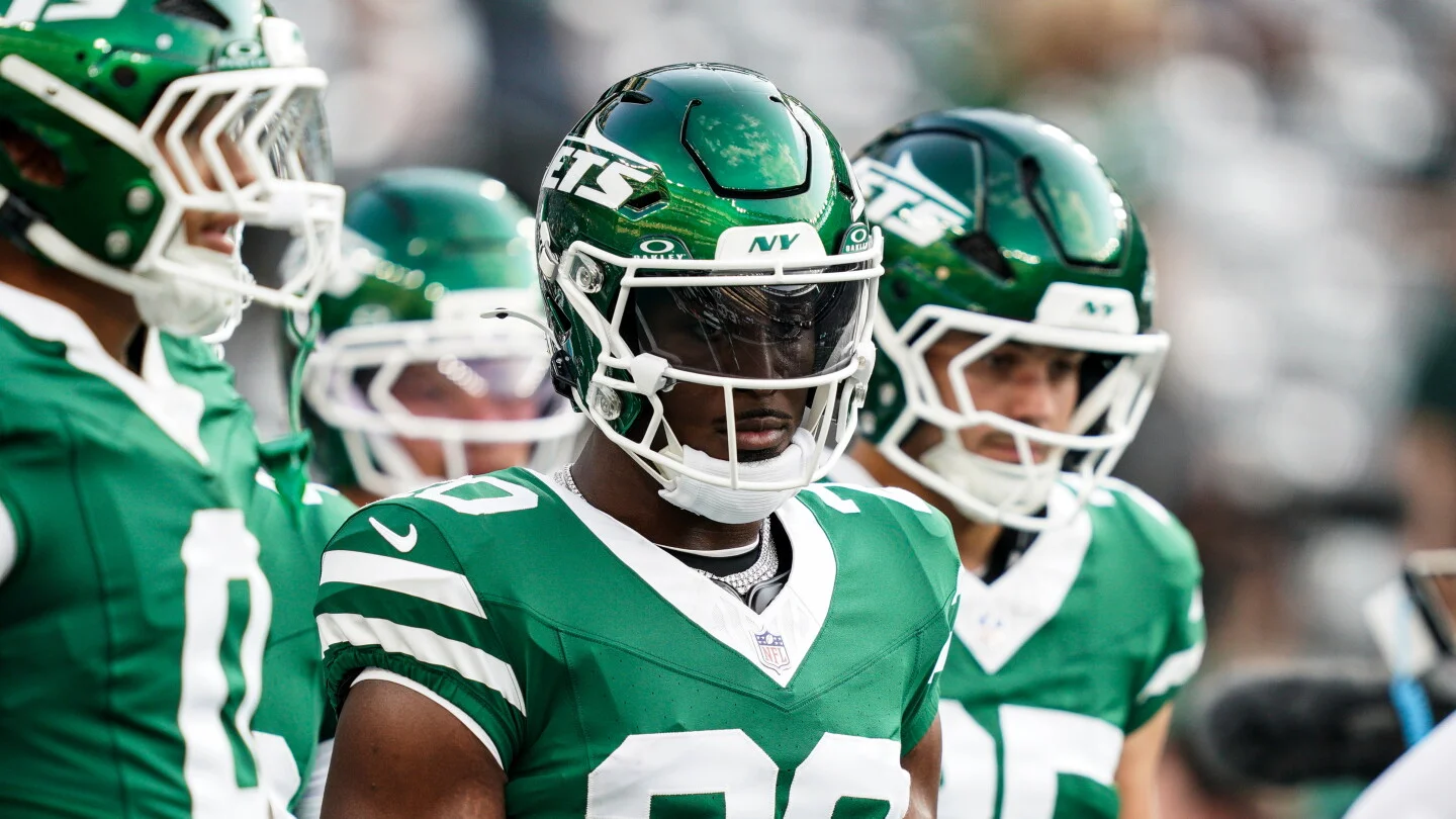 Jets RB Breece Hall exits practice amid injury scare