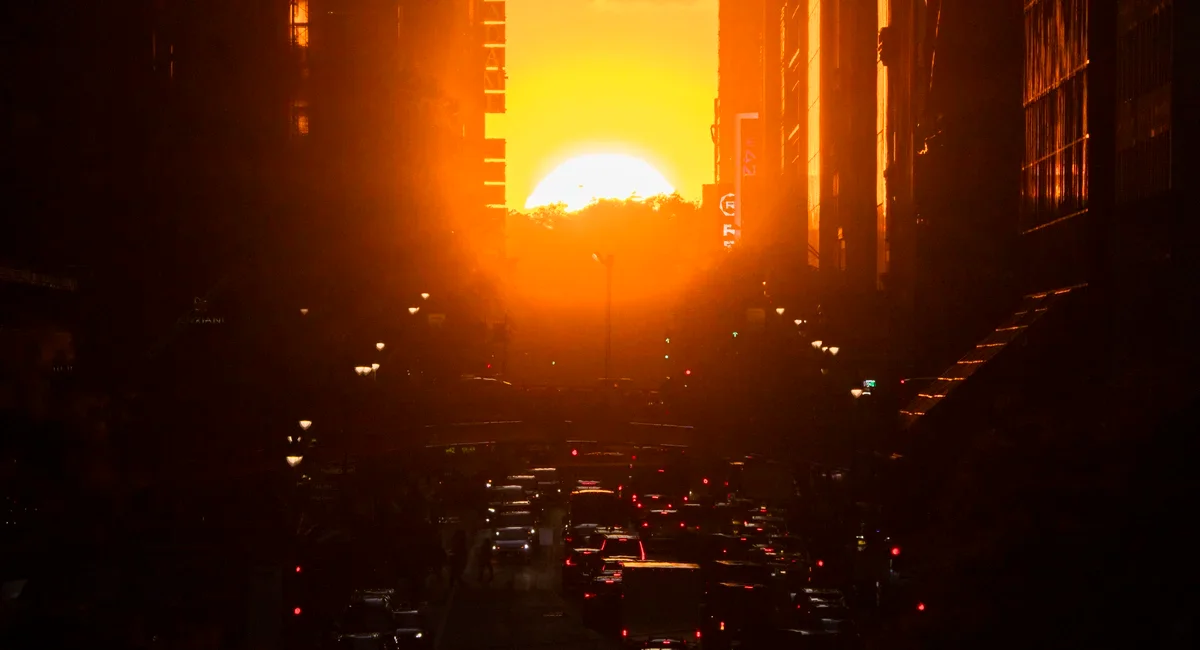 Skies of July: NYC’s Milky Way, Planets, and the Return of Manhattanhenge