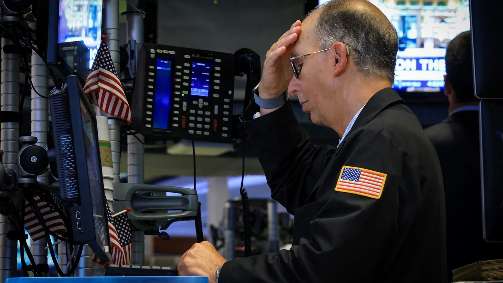 Longer-dated Treasuries hold near-flat as buyback boost fades amid debt concerns