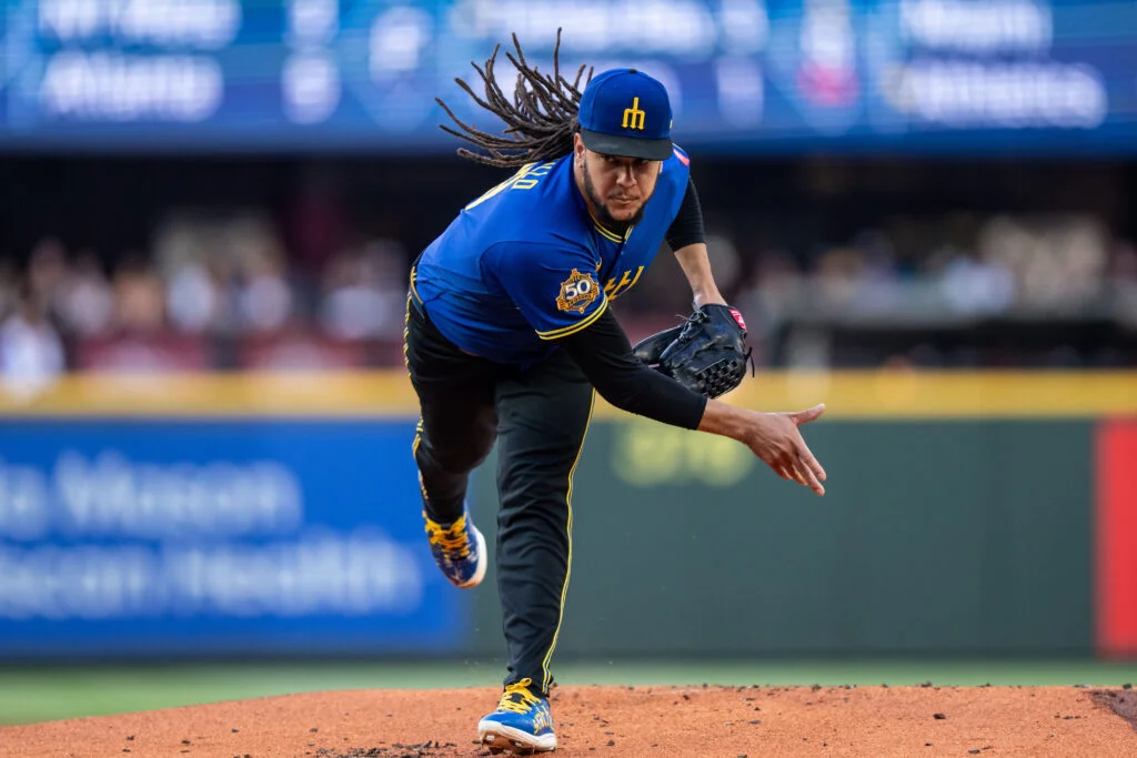 White Sox land Luis Castillo, absorb full contract in Mariners swap