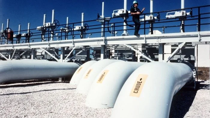 Oil Inventories at Rock Bottom Threaten Quick Price Surge Amid Hormuz Disruptions