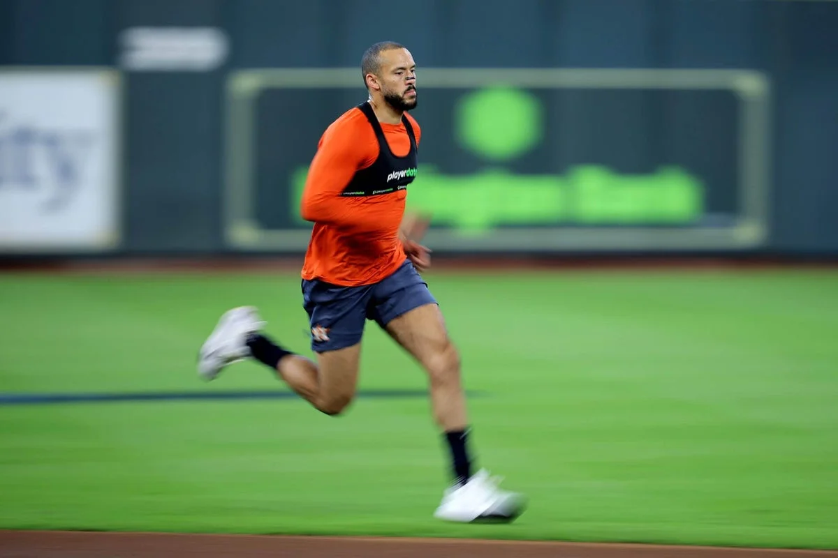 Astros weigh Correa shift to second base on return
