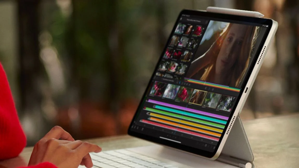 Is the iPad Running Out of Road as Foldable Phones and Touchscreen Laptops Loom