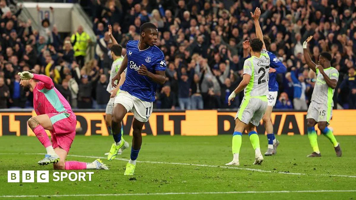 Offside Dilemma: Barry's Goal Stands After Guehi Blunder in City-Everton Thriller