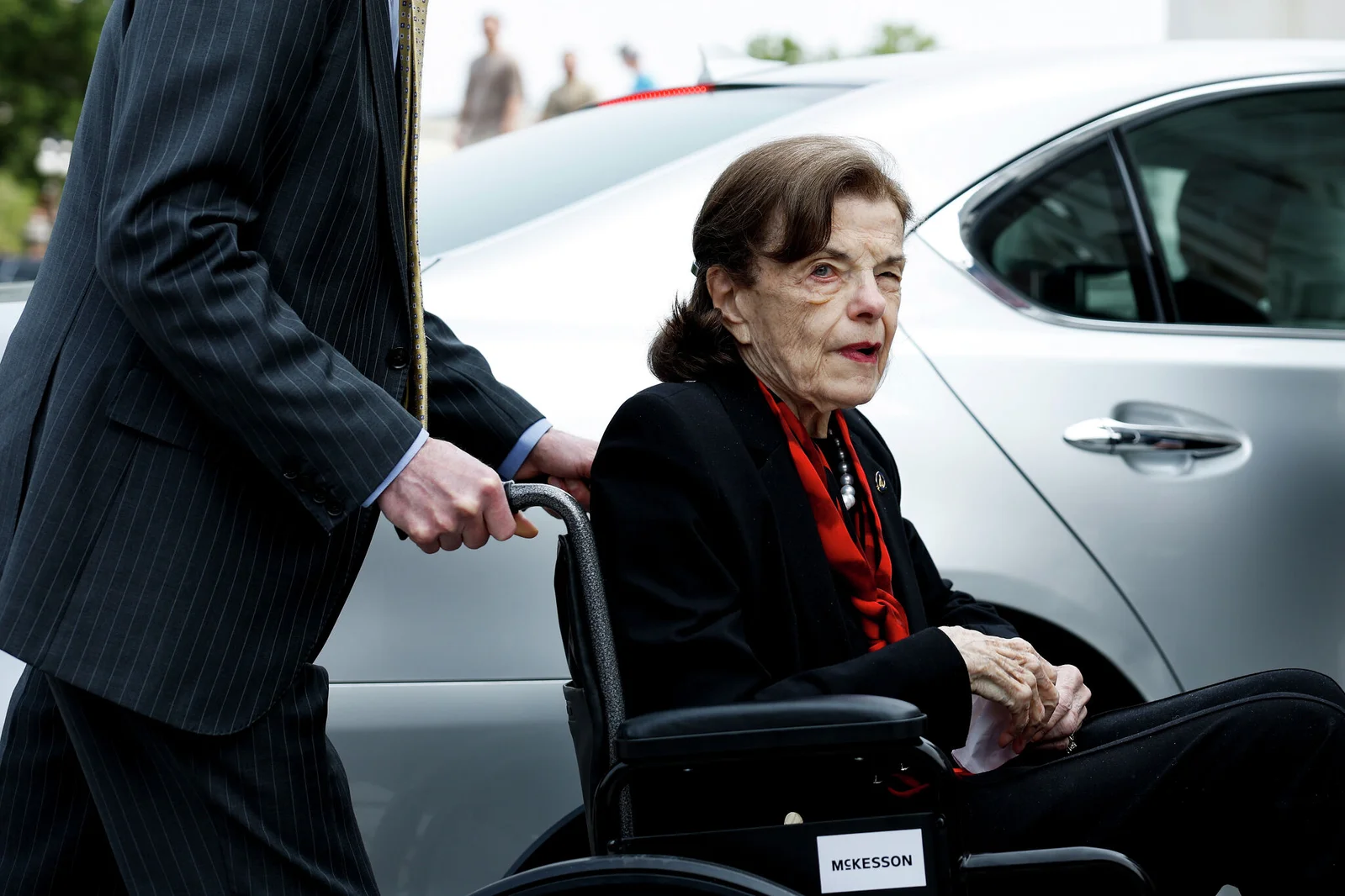 "Sen. Feinstein Returns to Senate with Lighter Schedule After Health Issues"