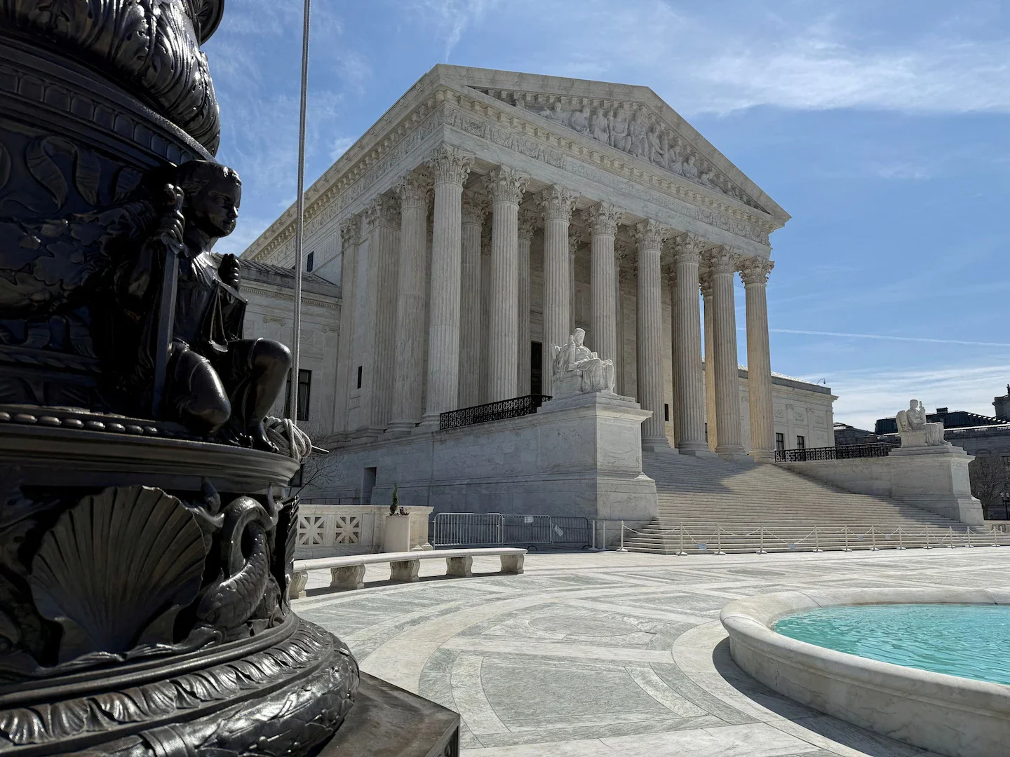Supreme Court sides with Chevron, allowing environmental-damages case to proceed in federal court