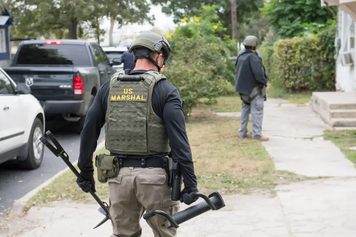 Deputy U.S. Marshal fatally shot during Louisiana arrest-warrant operation
