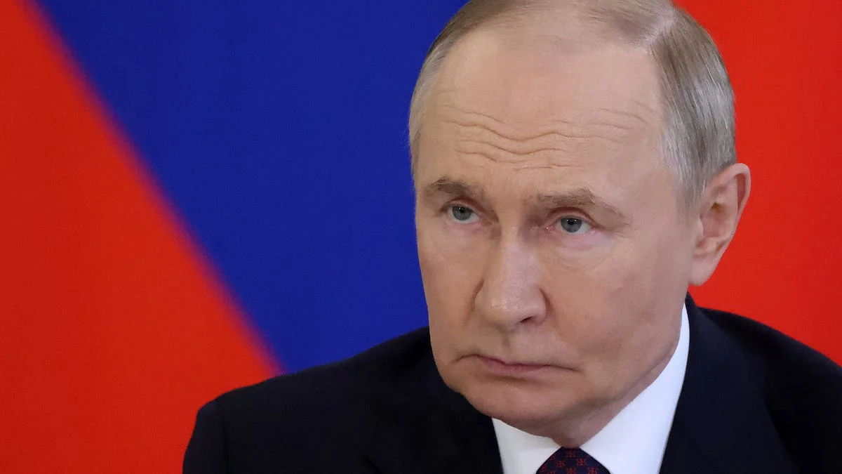 Celebrity Critique Tests Kremlin Narrative as Putin Faces Growing Pressure