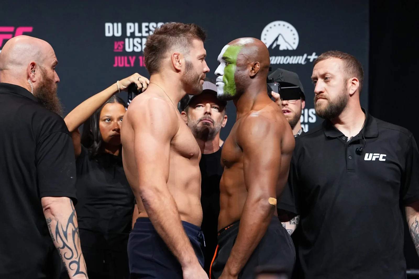 Knee worries vs. shift up: Du Plessis favored by Makhachev in UFC Oklahoma City