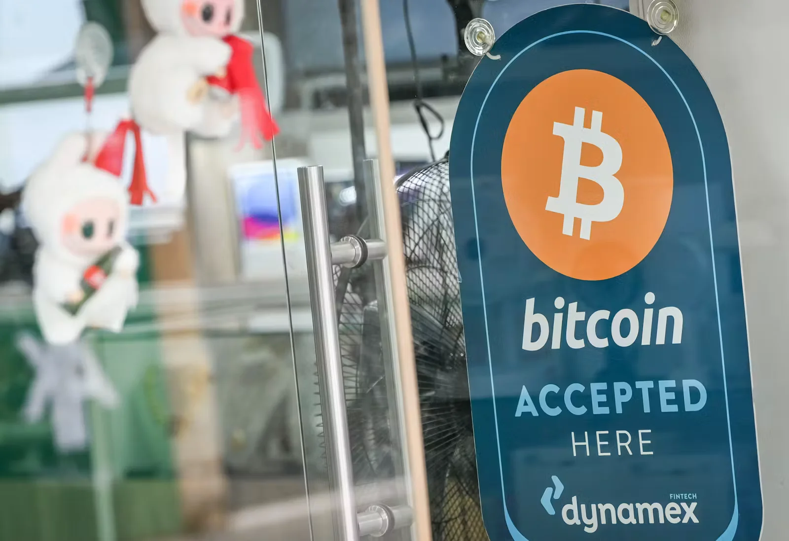 Bitcoin Dips to Six-Week Low as Strategy’s Cash Runway Narrows on Dividends