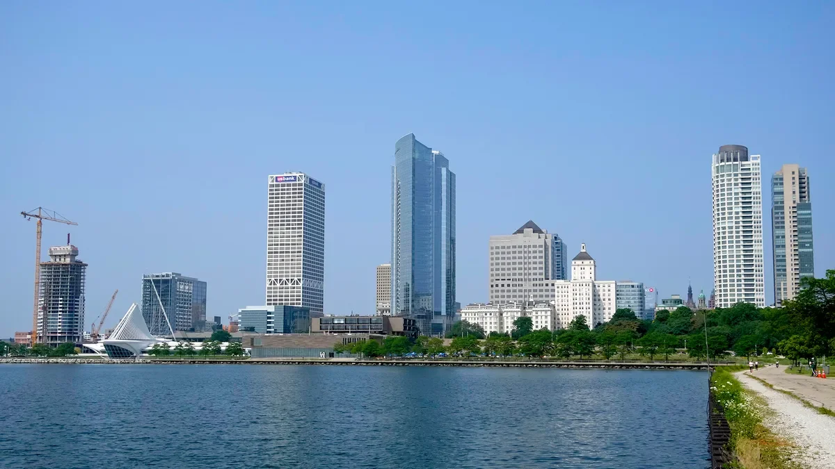 "Record-Breaking Heat Wave Sweeps Milwaukee and Madison in Late Season"