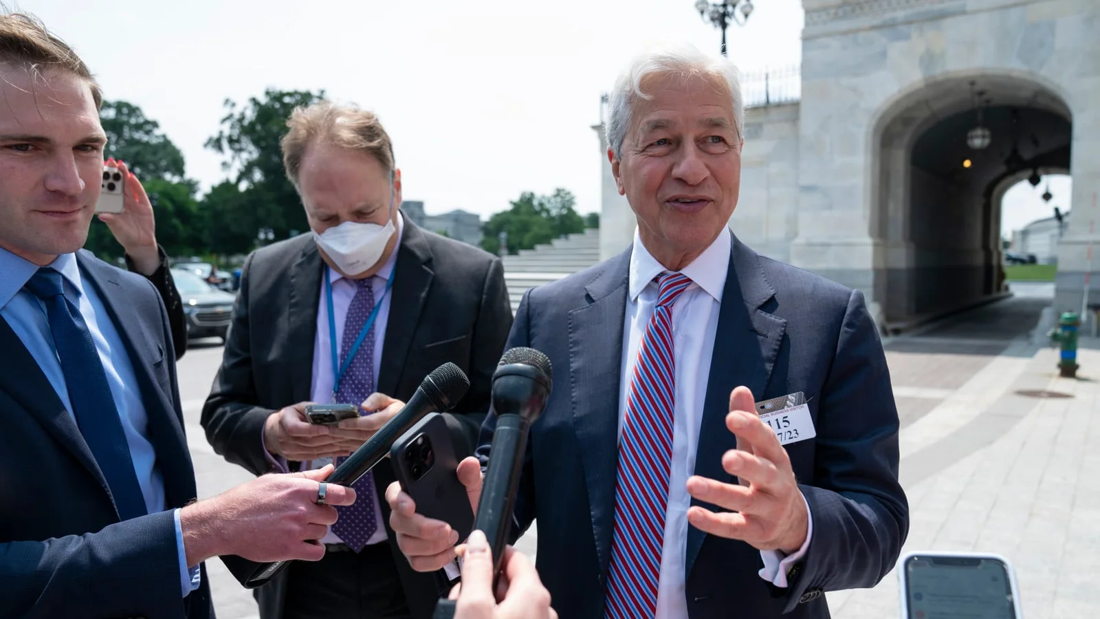 JPMorgan CEOs and Executives Under Fire for Epstein Ties