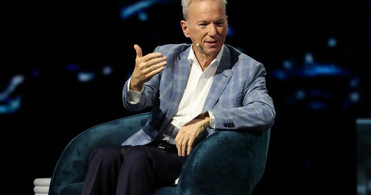 Experts warn AI could trigger broad job shifts, urge guardrails now