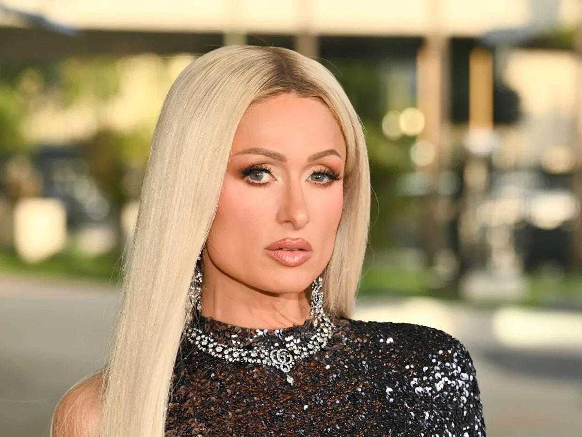 Paris Hilton Goes Dark on Gucci Runway, Marking a Glamorous Return