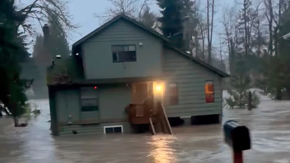 "Understanding and Preparing for Deadly Atmospheric Rivers in Washington State"