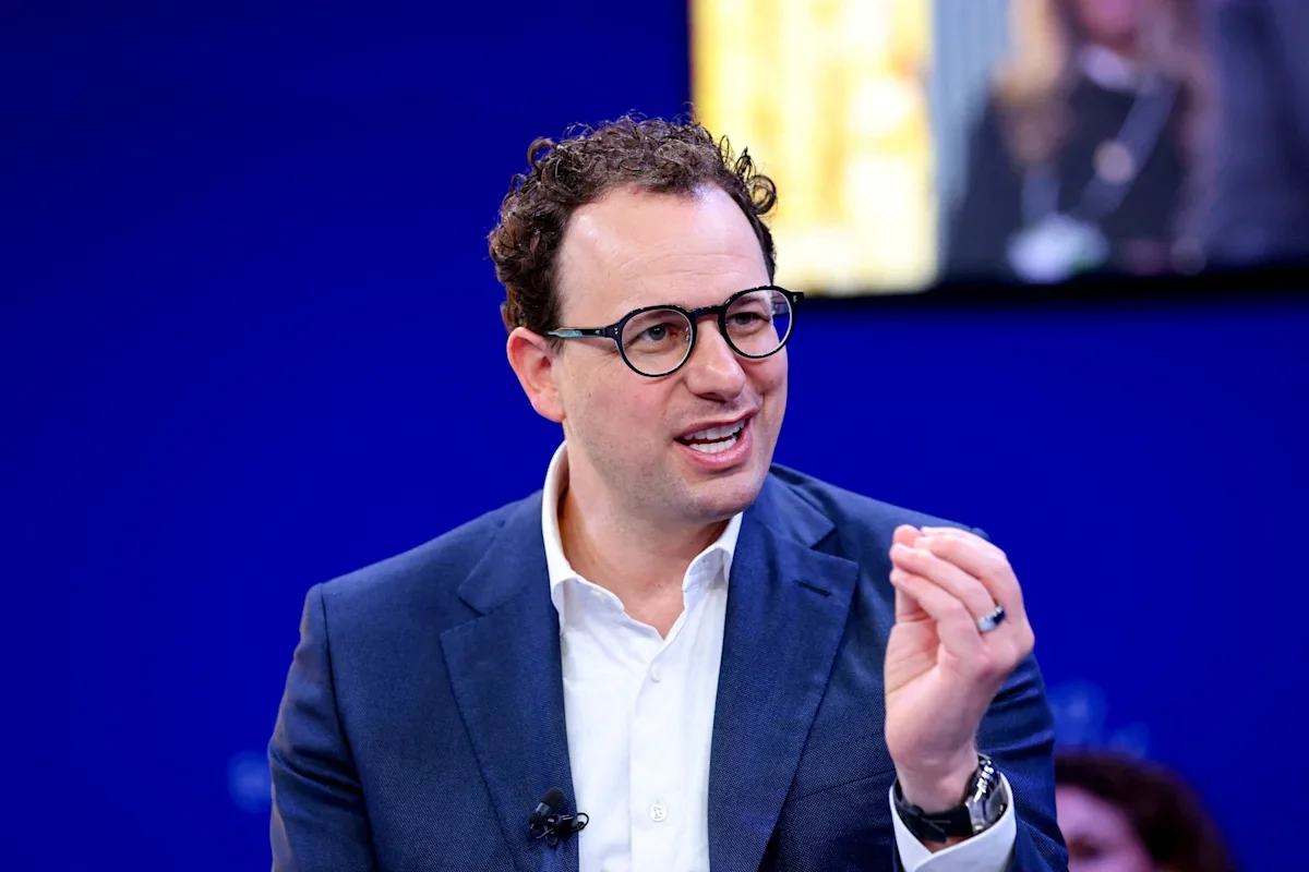 Anthropic Poised to File IPO Paperwork This Month, Eyes AI Market Lead