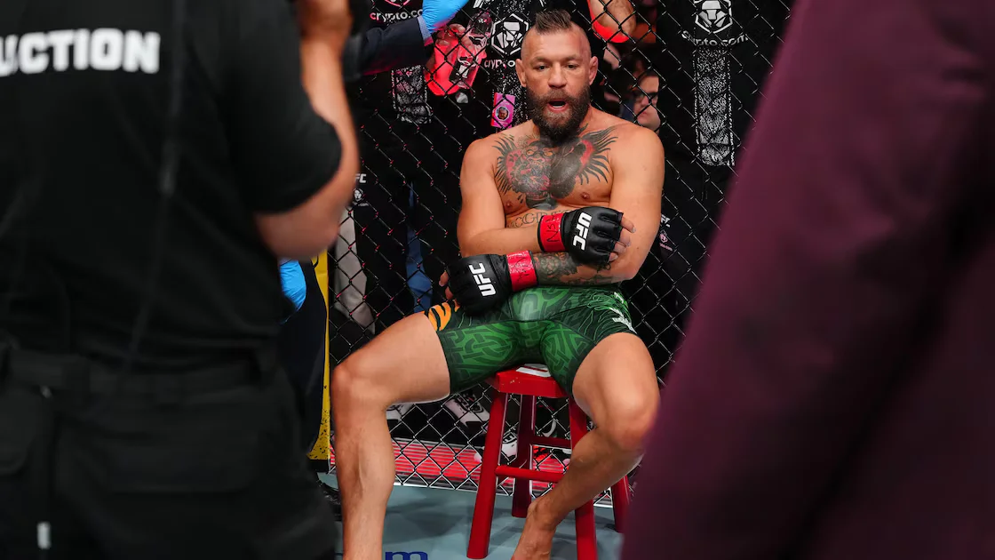 McGregor aims a comeback after knee surgery, eyes final UFC contract bout