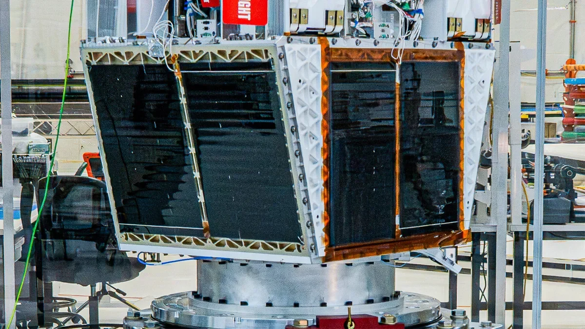 FCC Approves Sun-Beaming Satellite, Sparking Astronomers’ Sky-Glow Fears