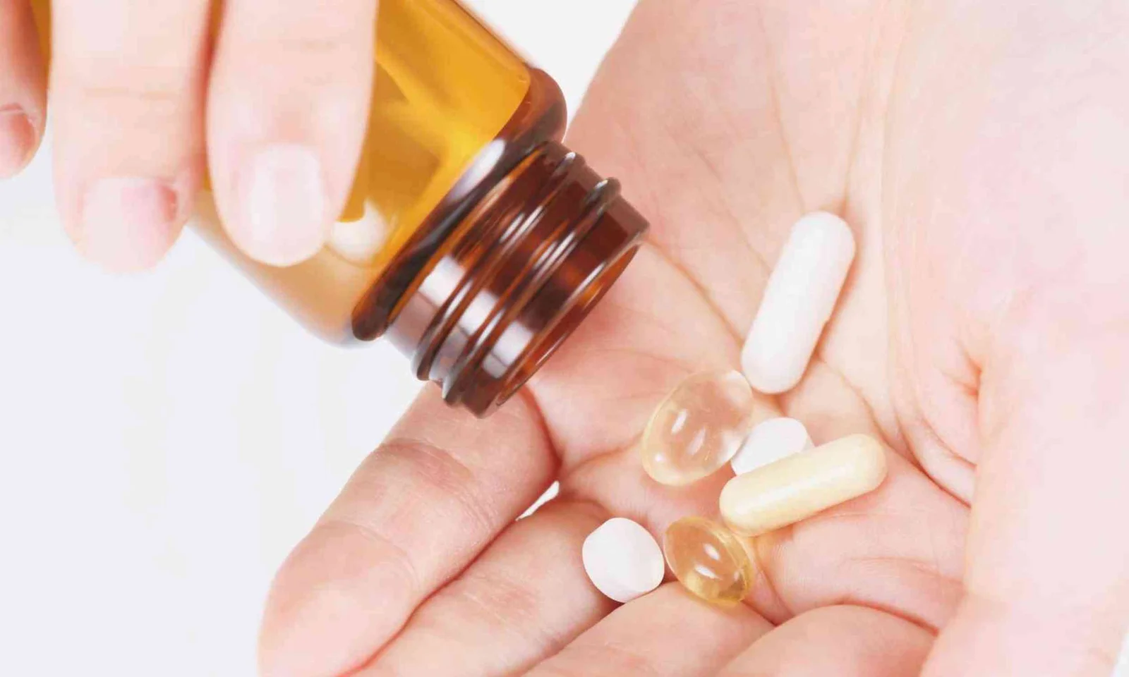 Vitamin B12: fueling aging muscles by reviving mitochondrial energy