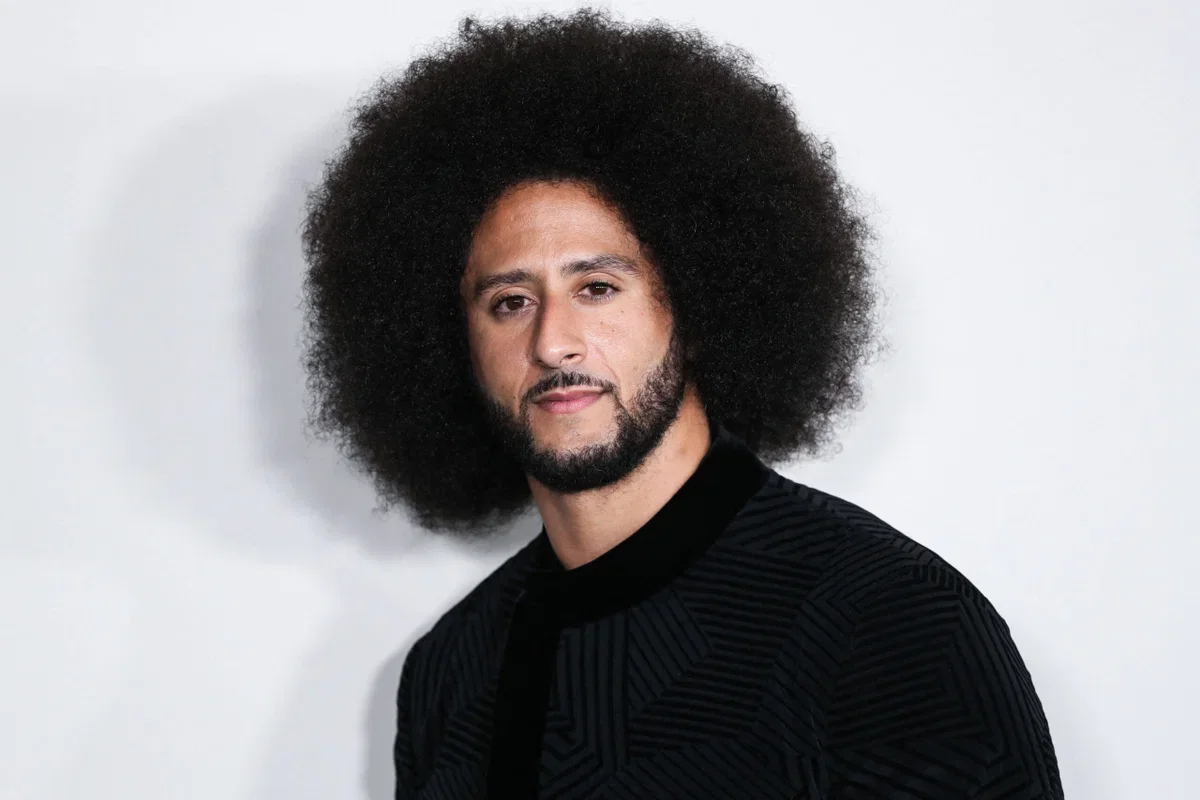 Jay-Z Fires Subtle Kaep Diss in Yankee Stadium Freestyle