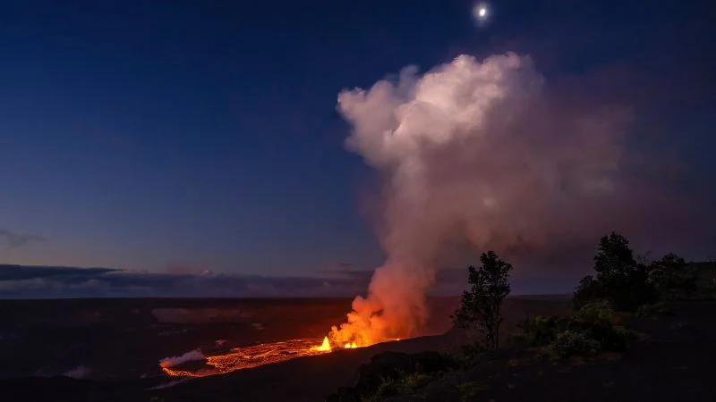Kilauea volcano erupts in Hawaii, tourists urged to be mindful.