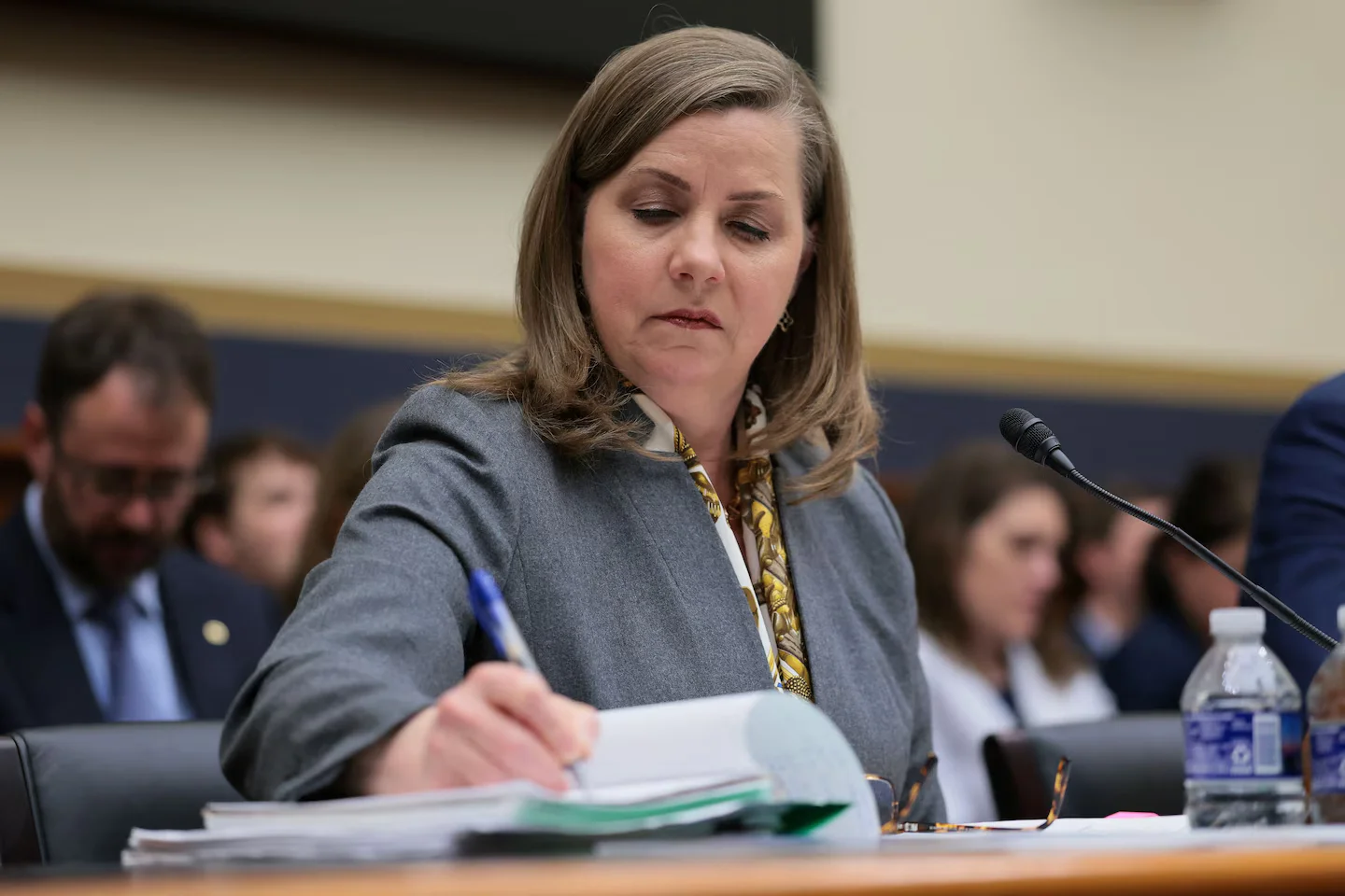 Private dinner during Fed quiet period triggers ethics questions for regulator